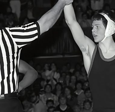 2002 Tim Krieger Ref Holding Up His Hand Tim Krieger Gallery Photos